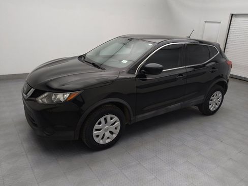 Used 2019 Nissan Rogue Sport S image 2