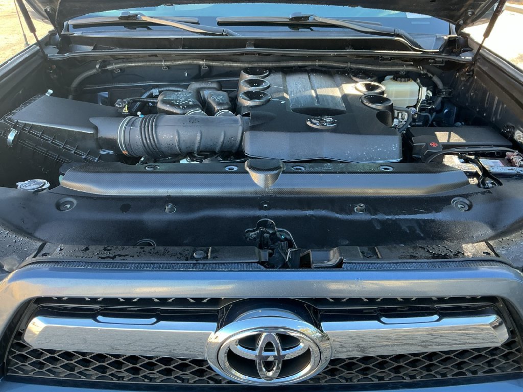 Used 2011 Toyota 4Runner Limited AWD/4WD image 30