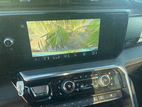 Used 2023 GMC Sierra 1500 Denali w/ Technology Package image 15