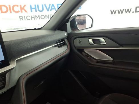 Used 2025 Ford Explorer ST AWD/4WD image 23