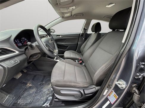 Used 2020 Hyundai Accent SE image 2