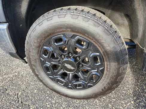 Used 2024 Chevrolet Silverado 2500 LTZ w/ LTZ Convenience Package image 49