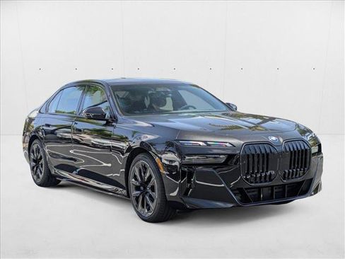 New 2025 BMW i7 xDrive60 image 7