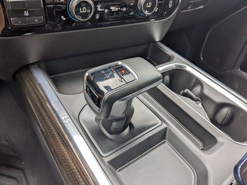 Used 2024 Chevrolet Silverado 1500 LT Trail Boss w/ LT Trail Boss Premium Package AWD/4WD image 25