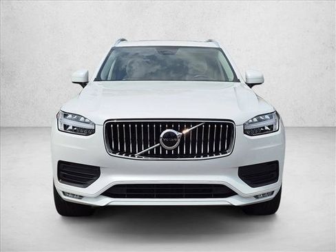 Used 2023 Volvo XC90 B5 Core AWD/4WD image 2