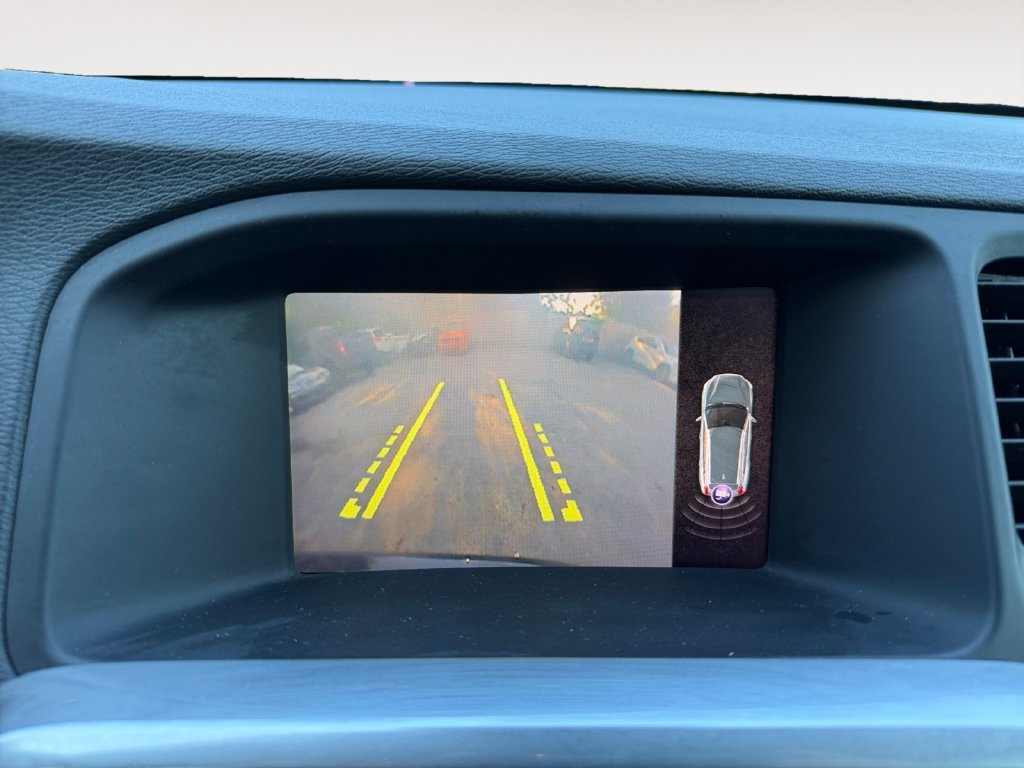Used 2018 Volvo V60 T5 Dynamic w/ Vision Package FWD image 9