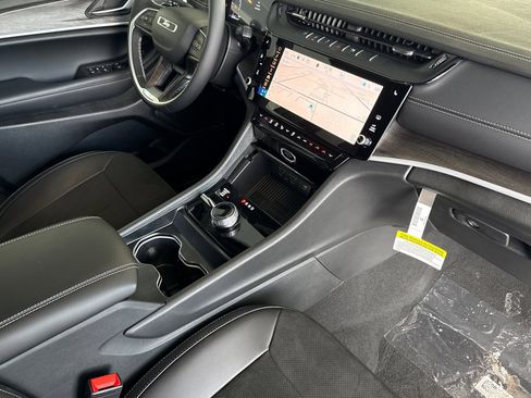 New 2026 Jeep Grand Cherokee Altitude AWD/4WD image 16