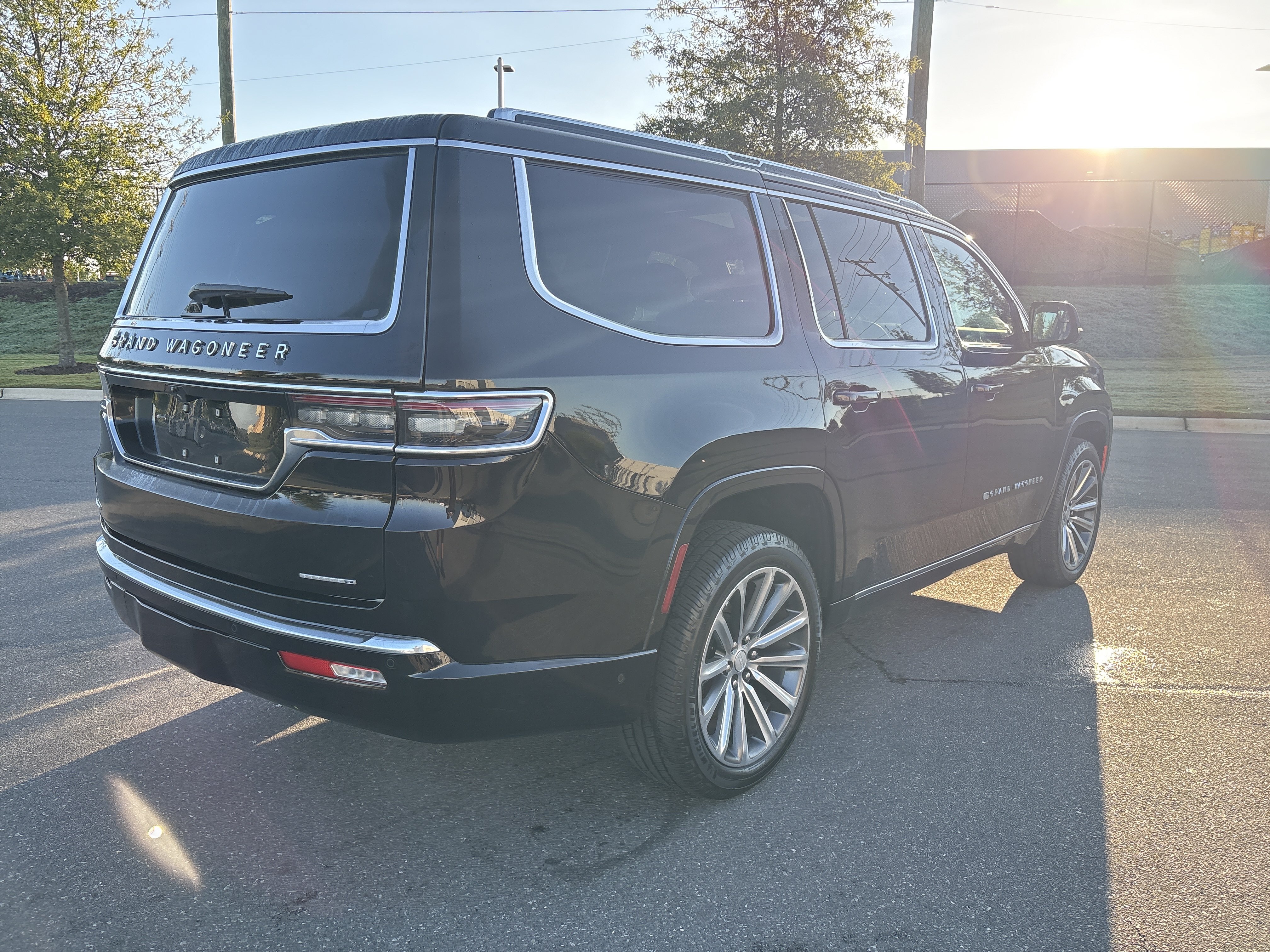 Used 2022 Jeep Grand Wagoneer Series II AWD/4WD image 9