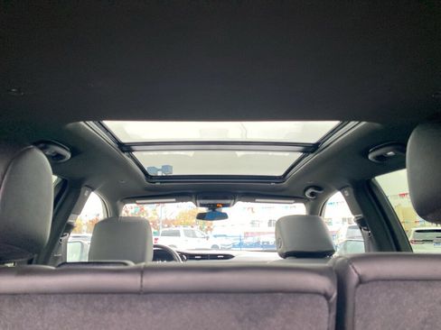 Used 2025 Cadillac XT5 Premium Luxury image 17