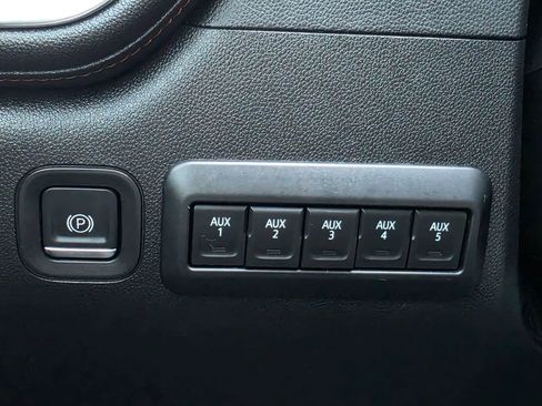 Used 2021 GMC Sierra 2500 AT4 w/ AT4 Premium Plus Package AWD/4WD image 26