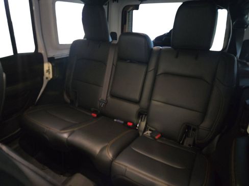 Used 2026 Jeep Wrangler Unlimited Sahara AWD/4WD image 23