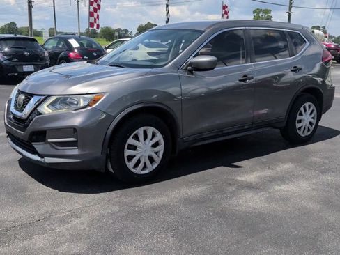 Used 2018 Nissan Rogue S FWD image 4