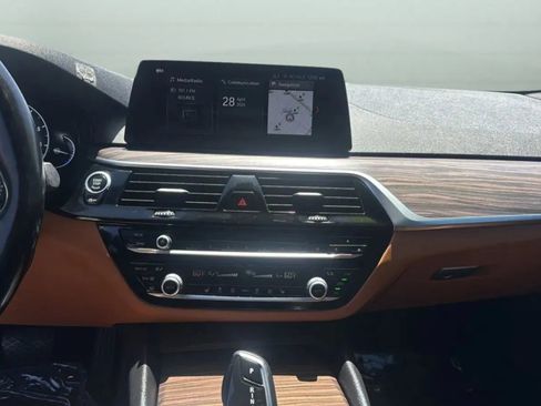 Used 2018 BMW 540i RWD image 18