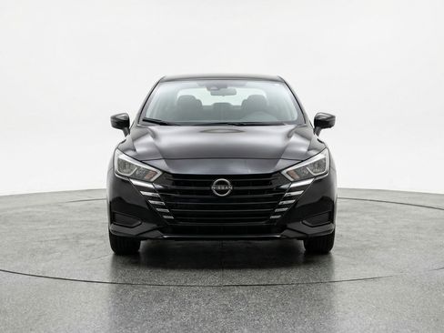 Used 2025 Nissan Versa SV FWD image 2