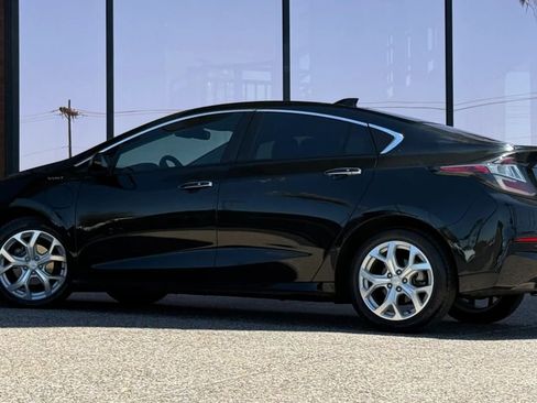 Used 2018 Chevrolet Volt Premier w/ Driver Confidence Package FWD image 6