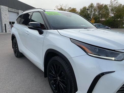 Used 2023 Toyota Highlander XSE image 11