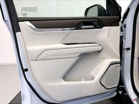 New 2026 GMC Acadia Denali w/ Super Cruise Package image 12