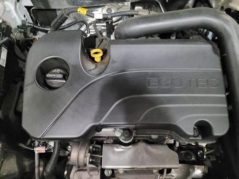 Used 2024 Chevrolet Equinox LS image 30