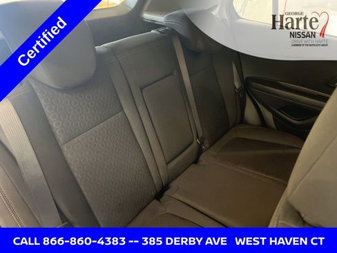 Used 2022 Chevrolet Trax LS w/ Tint and Cruise Package image 33