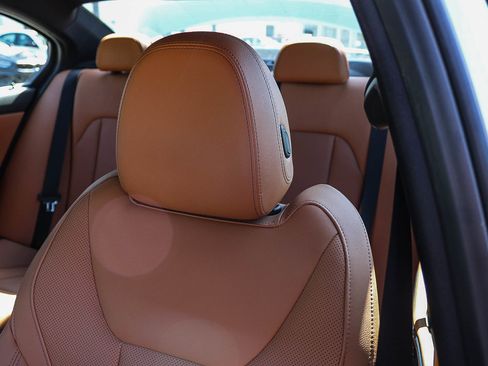 Certified 2024 BMW 330i Sedan w/ Convenience Package RWD image 25