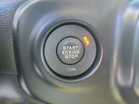 Used 2023 Jeep Gladiator Willys image 26