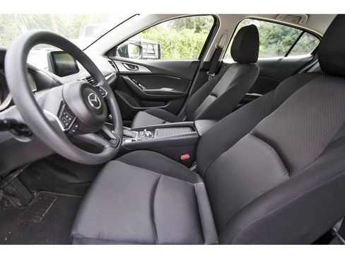 Used 2018 MAZDA MAZDA3 Sport FWD image 13