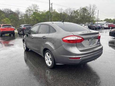 Used 2014 Ford Fiesta SE FWD image 5