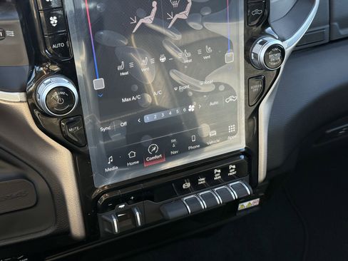 Used 2024 RAM 2500 Laramie image 22