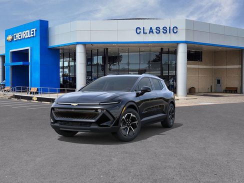 New 2026 Chevrolet Equinox EV LT image 8