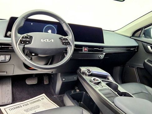 Used 2022 Kia EV6 Wind RWD image 11