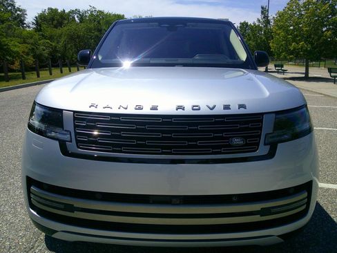 Used 2023 Land Rover Range Rover SE AWD/4WD image 6
