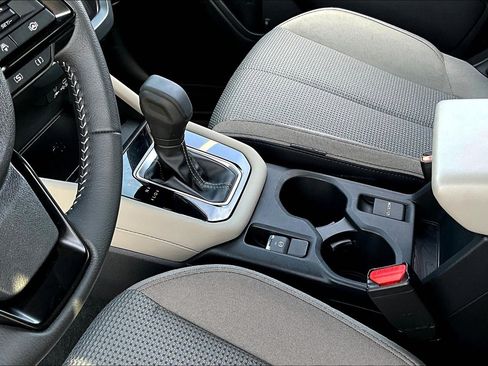 Used 2025 Subaru Forester Premium AWD/4WD image 18