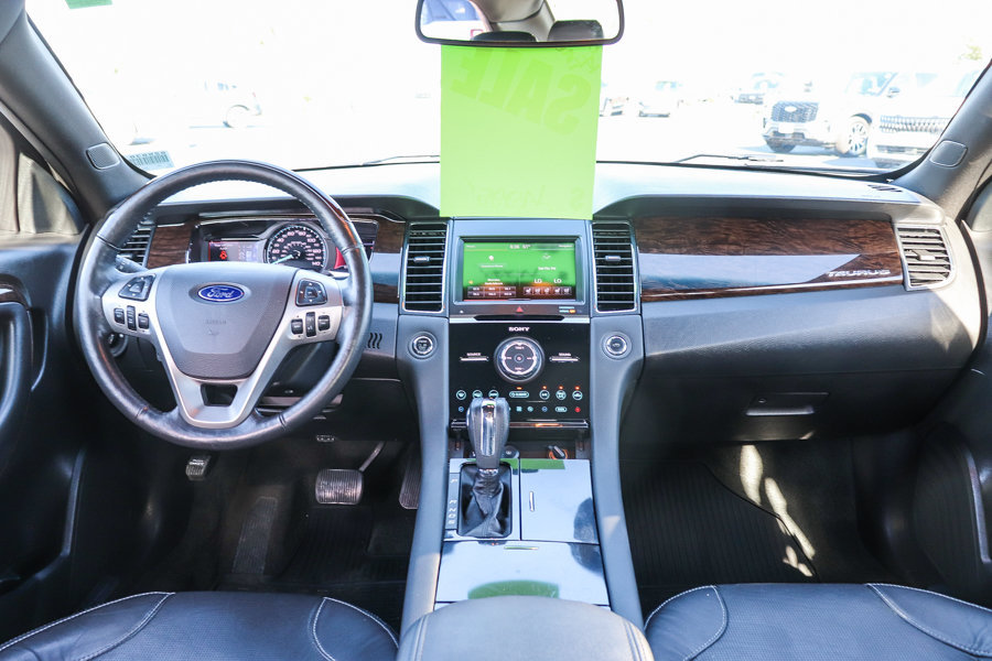 Used 2014 Ford Taurus Limited w/ Equipment Group 301A FWD image 13