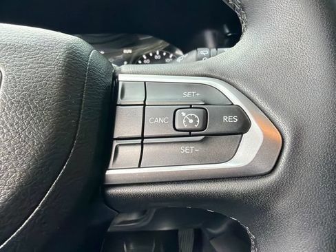 Used 2023 Jeep Compass Latitude w/ Convenience Group AWD/4WD image 31