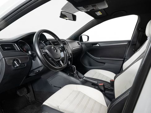 Used 2016 Volkswagen Jetta Sport image 13