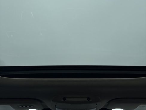 Used 2022 Lincoln Nautilus Reserve w/ Equipment Group 201A image 17