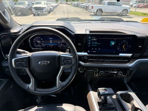 Used 2024 Chevrolet Silverado 1500 LT Trail Boss w/ Convenience Package II AWD/4WD image 14