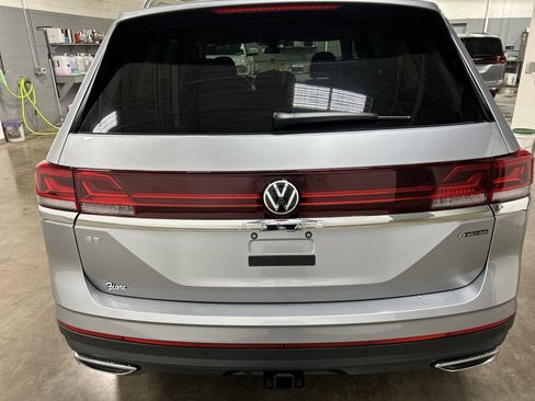 New 2025 Volkswagen Atlas SE image 4