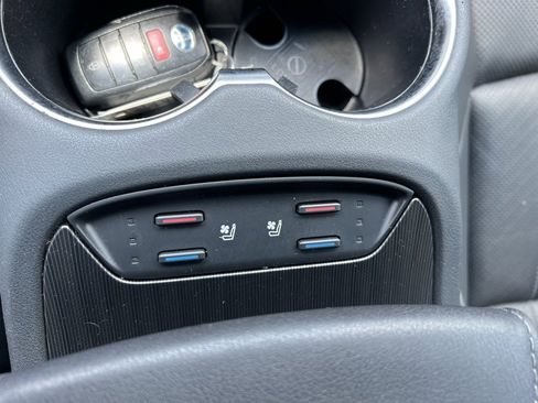 Used 2021 Toyota Venza Limited w/ Advanced Technology Package image 17