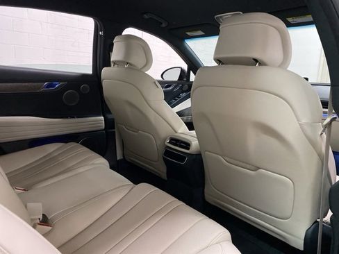 Used 2024 Genesis G80 image 78