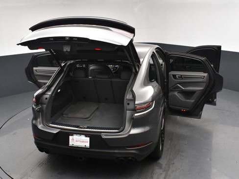 Used 2021 Porsche Cayenne S w/ Premium Package Plus AWD/4WD image 24