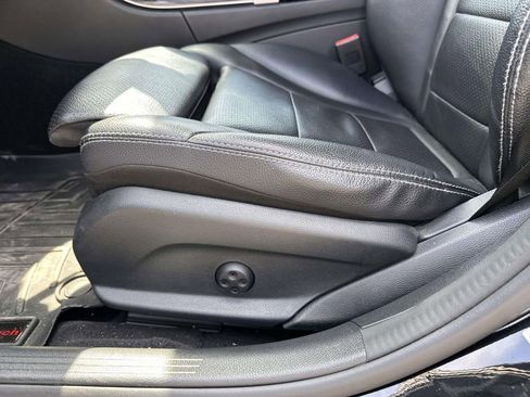 Used 2018 Mercedes-Benz C 300 4MATIC Sedan image 11