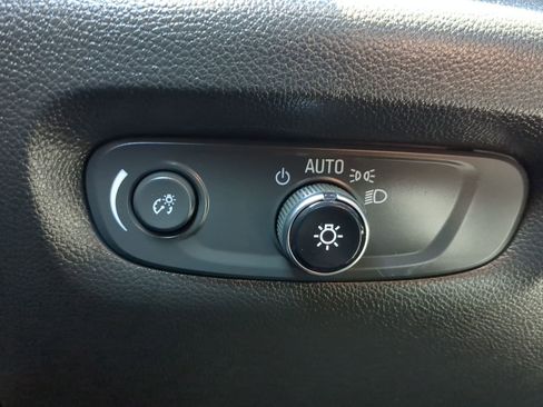 Used 2022 Chevrolet Traverse Premier w/ Redline Edition image 22