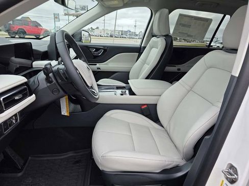 New 2026 Lincoln Aviator 2WD image 8