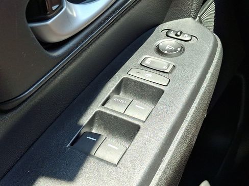 Used 2018 Honda CR-V LX image 23