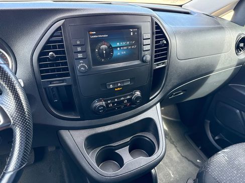 Used 2023 Mercedes-Benz Metris image 17