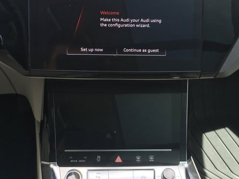 Used 2022 Audi e-tron Premium Plus AWD/4WD image 12