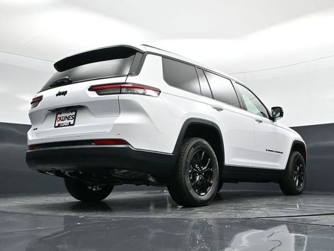 New 2025 Jeep Grand Cherokee L Altitude image 57