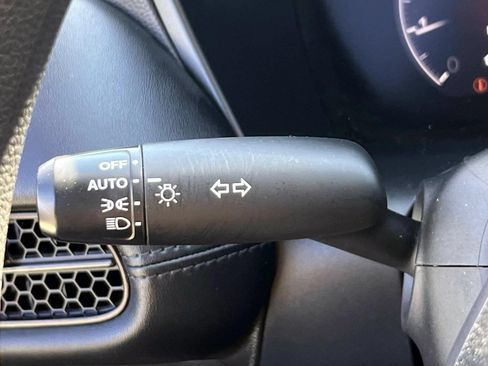 Certified 2023 Honda HR-V LX image 20