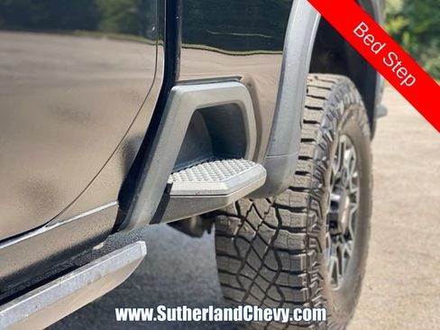 Used 2025 GMC Sierra 2500 AT4X AWD/4WD image 13